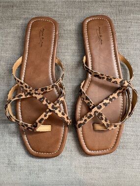 Anna & Ava Strappy Leopard Animal Print Pony Hair Flat Slip On Sandals Size 9